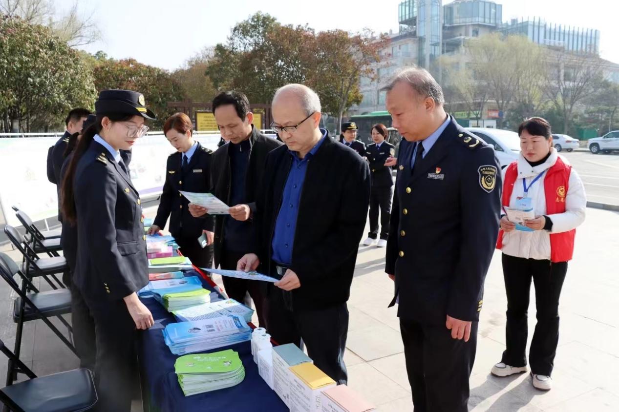 河南省平顶山市市场监管局开展消费维权及打击