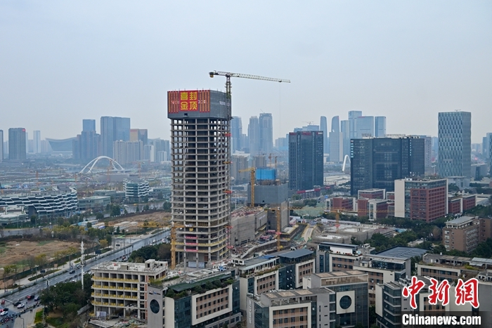 去年12月中国70城新房价格延续调整 成都、上海、