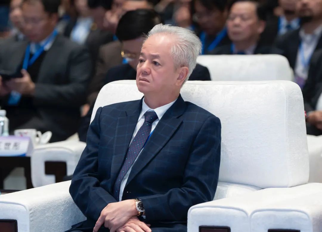 古润金出席2025侨助广东高质量发展行动推进大会