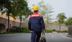 致敬高温下的恪守者，快意电梯维保人员24小时守岗待命