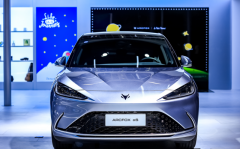 20万+享豪车品质，极狐阿尔法S 525S、阿尔法T 480S入手无压力