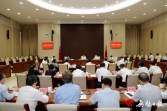  杜小刚在市委教诲事情座谈会上强调：加速建树现代化教诲强市 尽力办妥人民