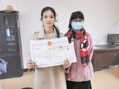 “一条龙”办证 做事创业有劲